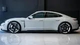 Porsche Taycan - Miniatura 11