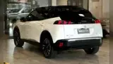 Peugeot E-2008 - Miniatura 18