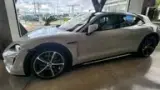 Porsche Taycan - Miniatura 1