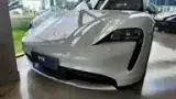 Porsche Taycan - Miniatura 4