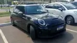 Mini Cooper SE - Miniatura 1