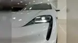 Porsche Taycan - Miniatura 16