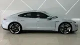 Porsche Taycan - Miniatura 4