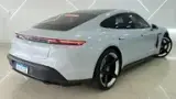 Porsche Taycan - Miniatura 7