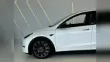 Tesla Model Y - Miniatura 13