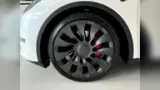 Tesla Model Y - Miniatura 17