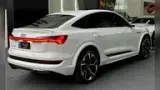 Audi E-tron - Miniatura 6