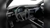 Audi Q8 Sportback E-tron - Miniatura 5
