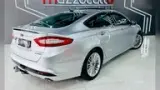 Ford Fusion Plug-in Hybrid - Miniatura 4