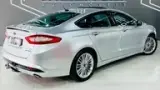 Ford Fusion Plug-in Hybrid - Miniatura 5