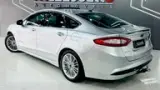 Ford Fusion Plug-in Hybrid - Miniatura 6