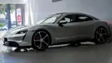 Porsche Taycan - Miniatura 12