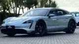 Porsche Taycan - Miniatura 20