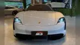Porsche Taycan - Miniatura 2