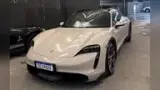 Porsche Taycan - Miniatura 11