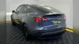 Tesla Model Y - Miniatura 6