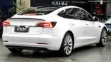 Tesla Model 3 - Miniatura 7