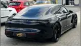 Porsche Taycan - Miniatura 7