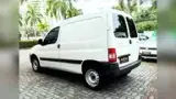 Peugeot E-2008 - Miniatura 4