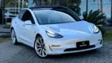 Tesla Model 3 - Miniatura 1