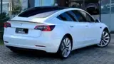 Tesla Model 3 - Miniatura 17