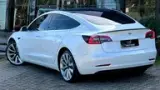 Tesla Model 3 - Miniatura 18