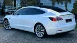 Tesla Model 3 - Miniatura 19
