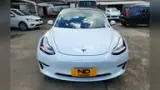 Tesla Model 3 - Miniatura 1