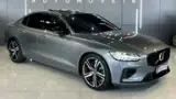 Volvo S60 T6 Plug-in Hybrid - Miniatura 2