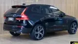 Volvo S60 T6 Plug-in Hybrid - Miniatura 4