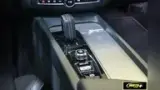 Volvo S60 T6 Plug-in Hybrid - Miniatura 8