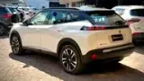 Peugeot E-2008 - Miniatura 7