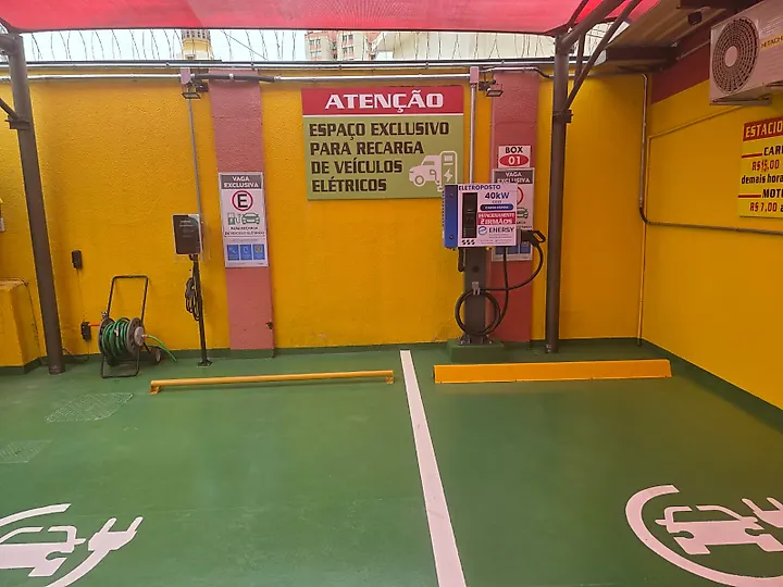 Foto 1 da estação Enersy | 2 x 7,4kW AC Estacionamento 2 Irmãos