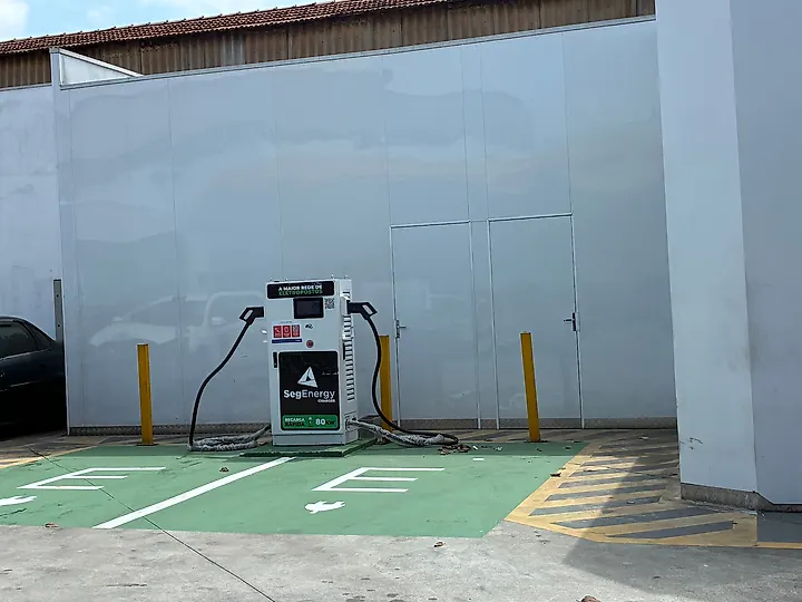 Foto 4 da estação Autoposto Cecap - Av. Tancredo Neves