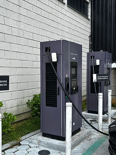 Foto 3 da estação VOLVO Fast Charger | Ubatuba Mall