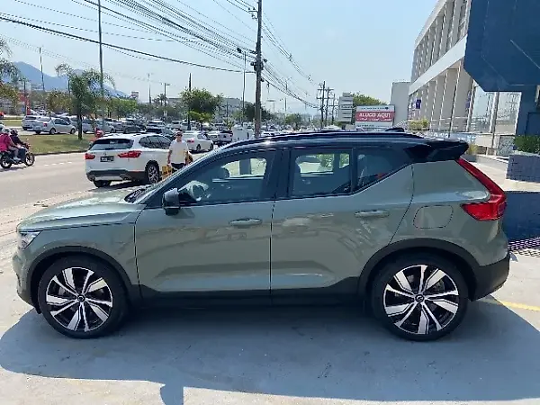 Volvo XC40 Recharge - Imagem 6