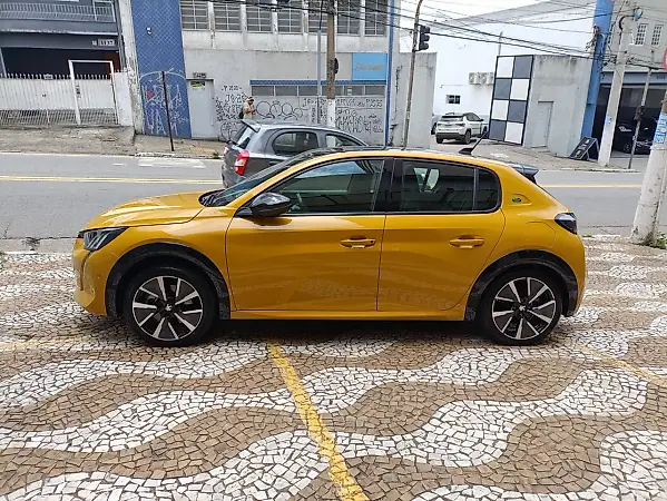 Peugeot E-208 - Imagem 4