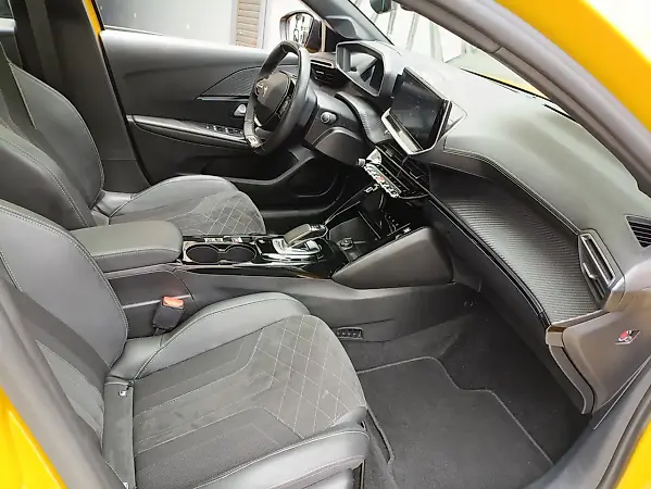 Peugeot E-208 - Imagem 8