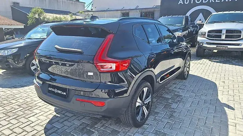 Volvo XC40 Recharge - Imagem 13