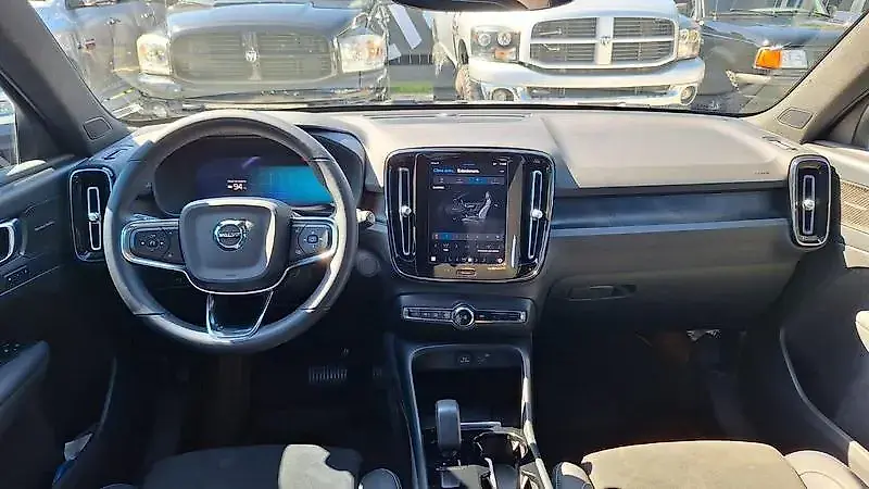 Volvo XC40 Recharge - Imagem 17