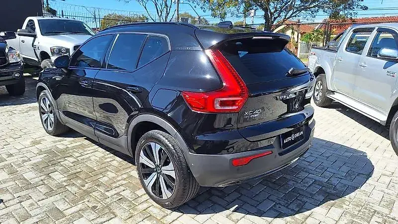 Volvo XC40 Recharge - Imagem 9