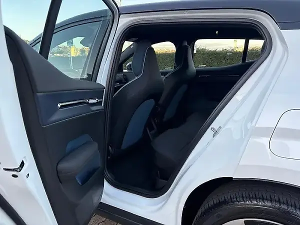 Volvo EX30 - Imagem 13