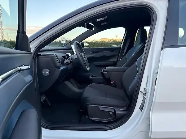 Volvo EX30 - Imagem 11