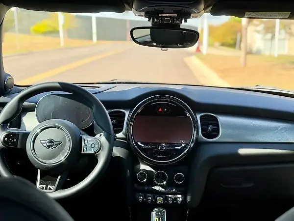 Mini Cooper SE - Imagem 13