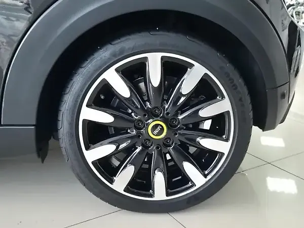 Mini Cooper SE - Imagem 13