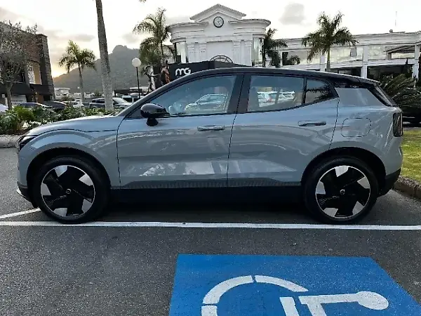 Volvo EX30 - Imagem 2