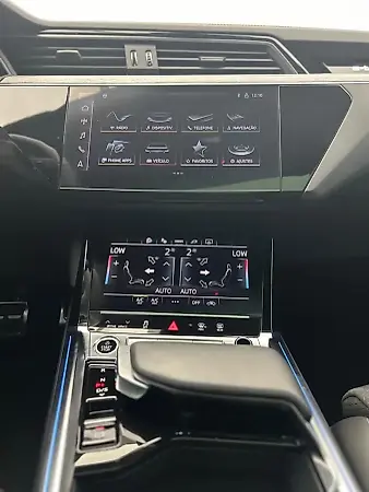 Audi Q8 Sportback E-tron - Imagem 2