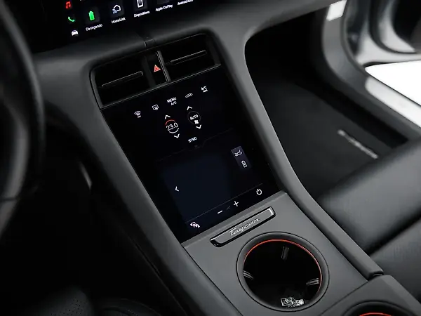 Porsche Taycan - Imagem 11