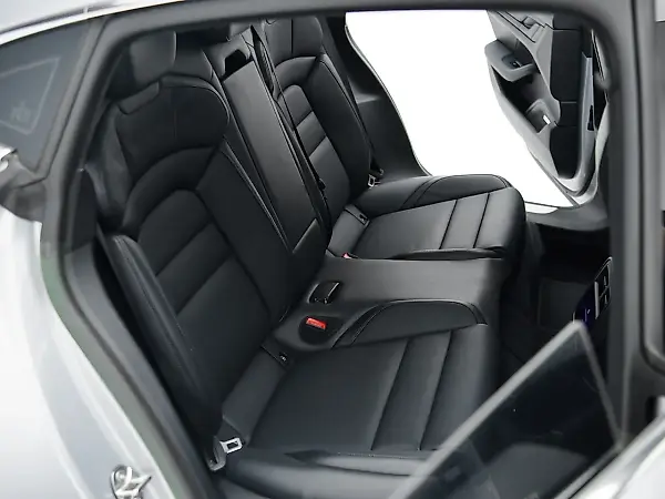 Porsche Taycan - Imagem 19
