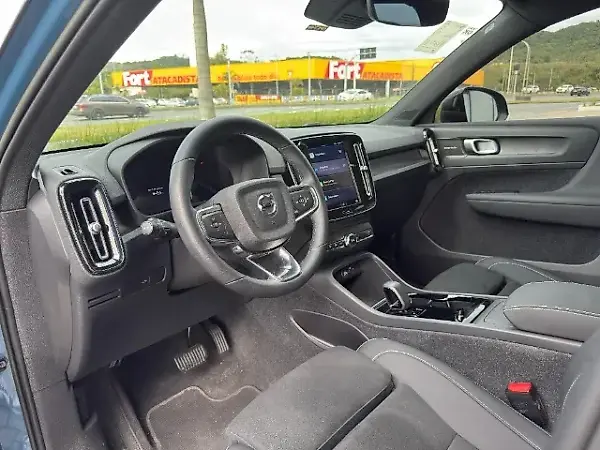 Volvo XC40 Recharge - Imagem 11
